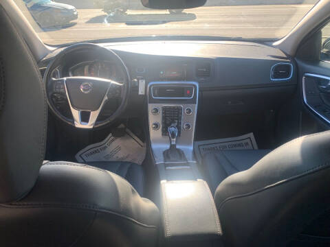 2017 Volvo V60 T5 Premier