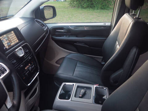 2016 Chrysler Town and Country Touring