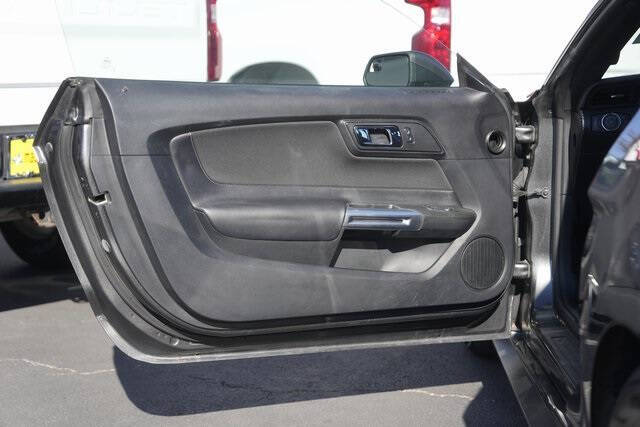 2016 Ford Mustang V6