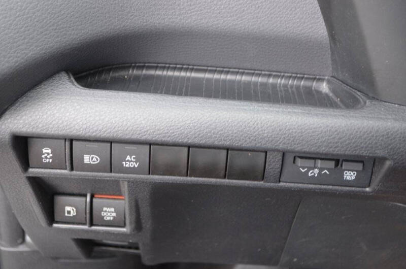 2023 Toyota Sienna XSE 7-Passenger