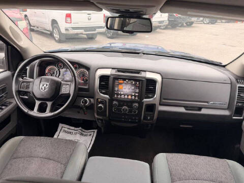 2016 RAM 1500 SLT