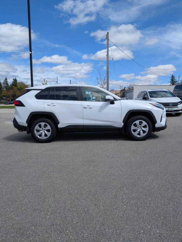 2025 Toyota RAV4 LE