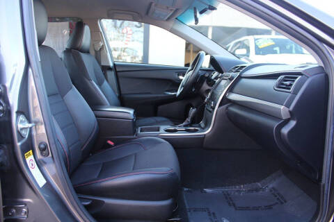 2016 Toyota Camry SE