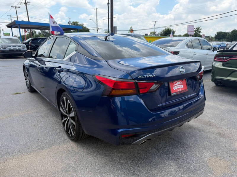 2022 Nissan Altima 2.5 SR