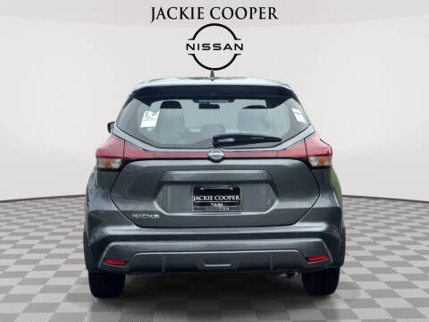 2023 Nissan Kicks S