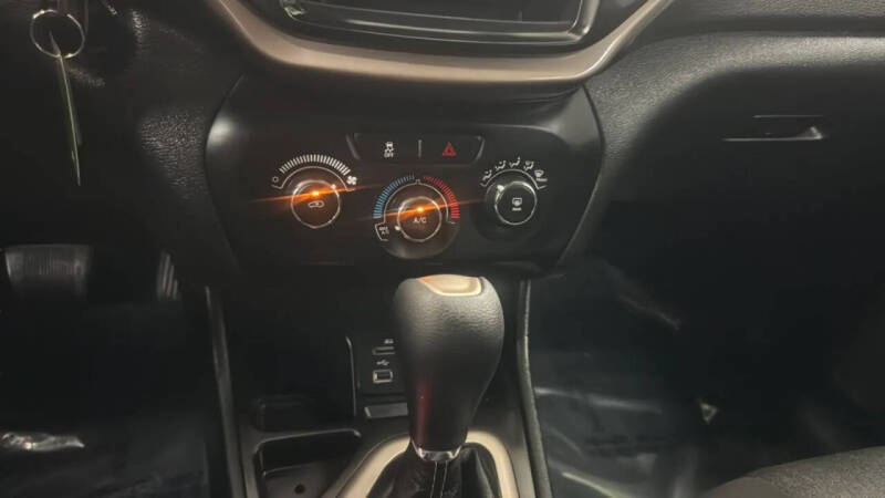 2017 Jeep Cherokee Sport Altitude