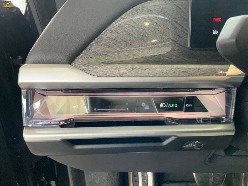 2023 BMW 7 Series 740i