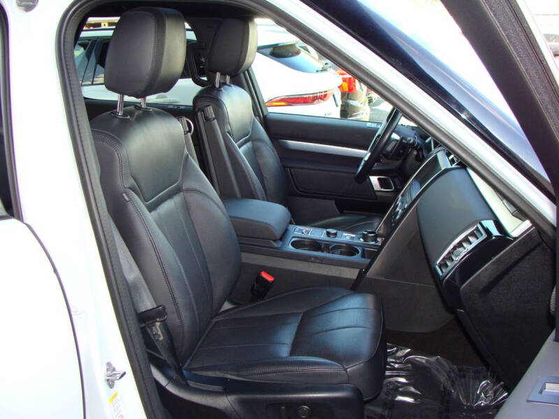 2020 Land Rover Discovery Landmark Edition