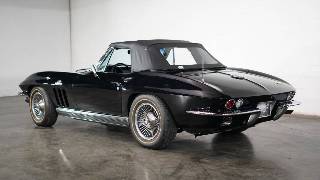 1966 Chevrolet Corvette 9