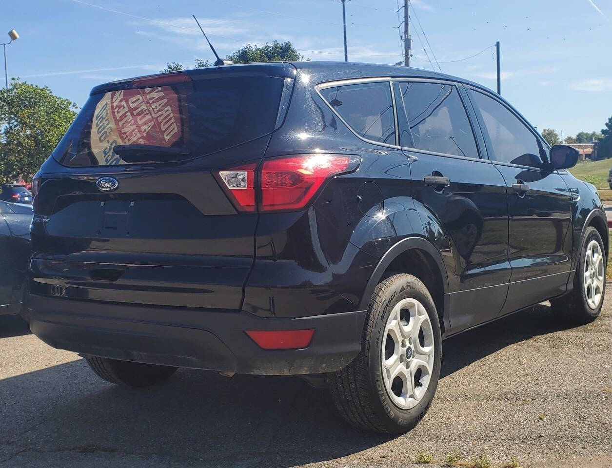 2019 Ford Escape for sale at DURANGO AUTO CENTER LLC in Tulsa, OK