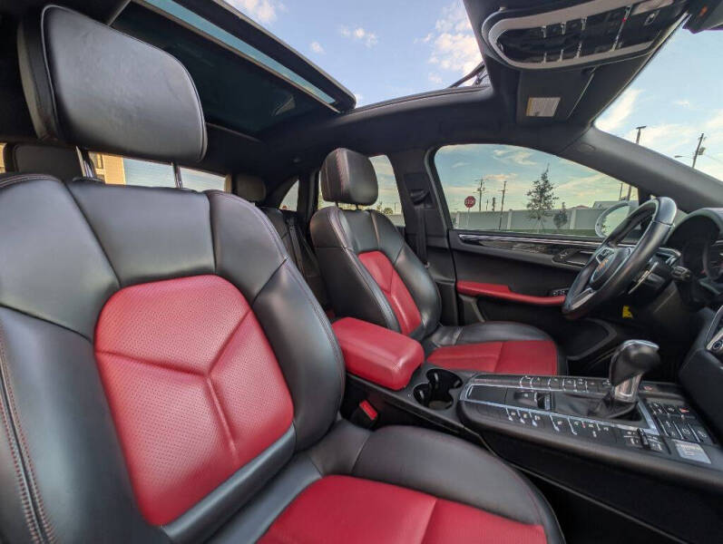 2018 Porsche Macan S