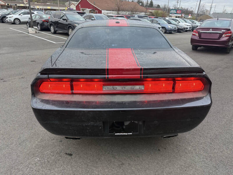 2013 Dodge Challenger SXT