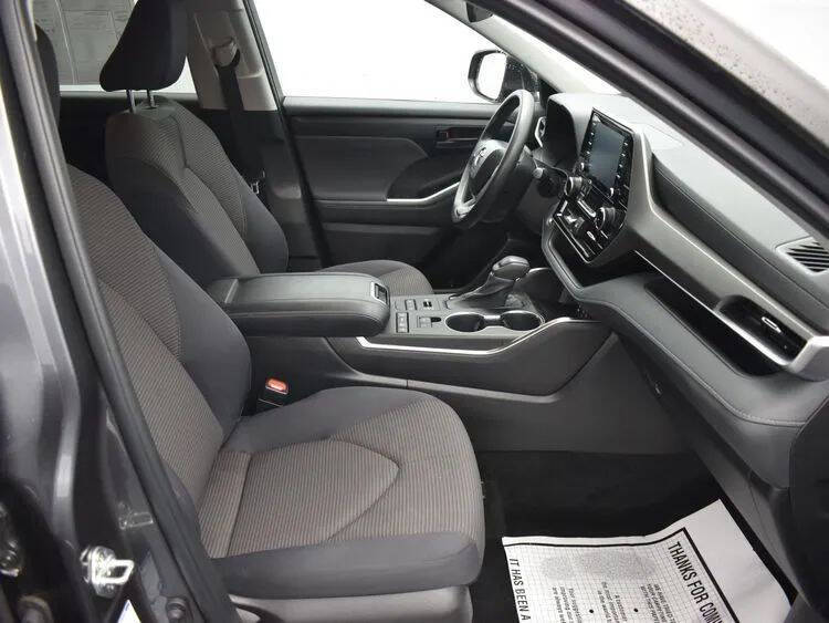 2022 Toyota Highlander L