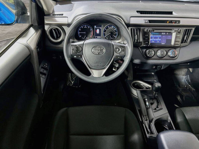 2017 Toyota RAV4 LE