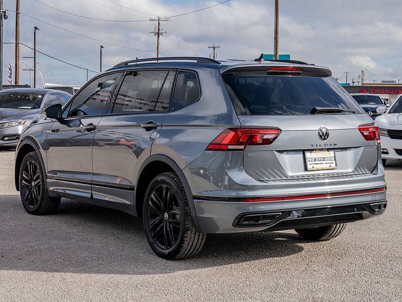 2022 Volkswagen Tiguan SE R-Line Black