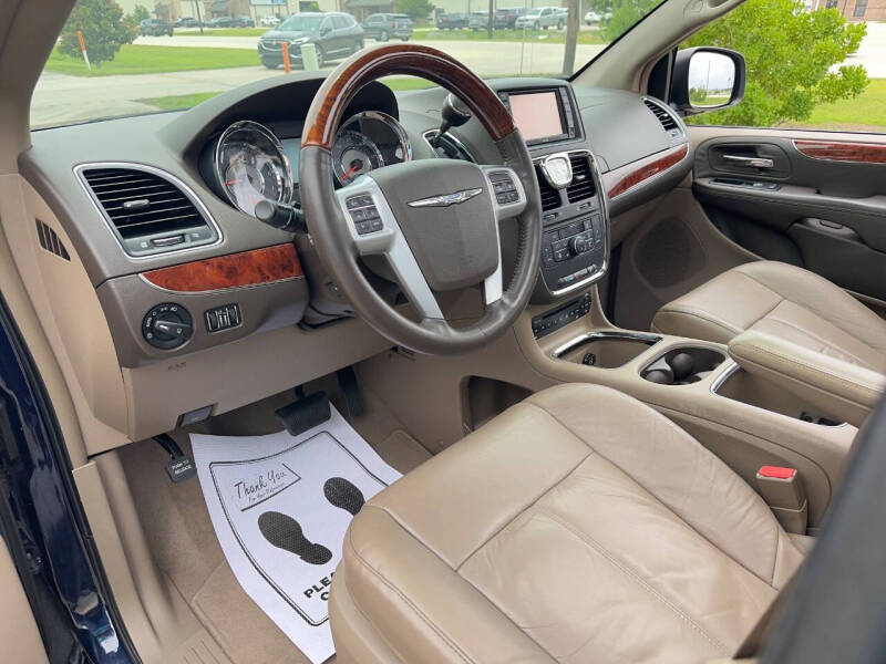 2012 Chrysler Town and Country Limited