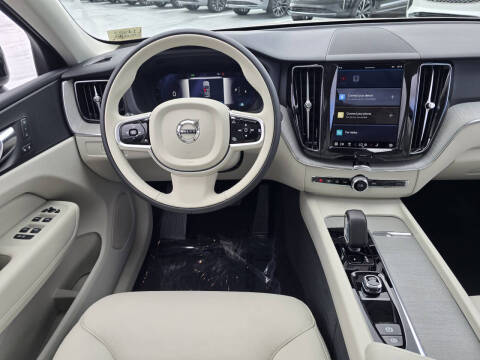 2025 Volvo XC60 B5 Plus Dark Theme