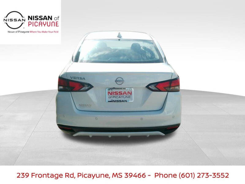 2025 Nissan Versa SV