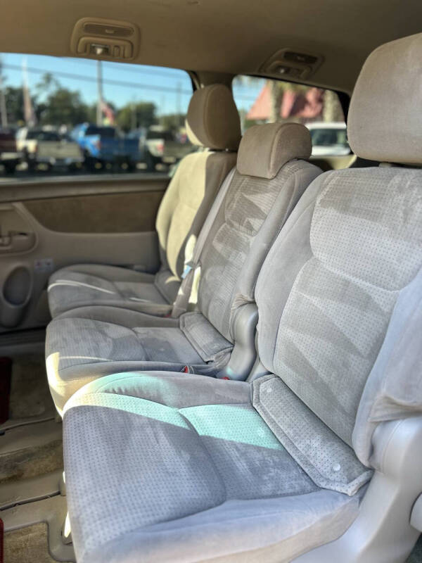 2009 Toyota Sienna CE 8-Passenger