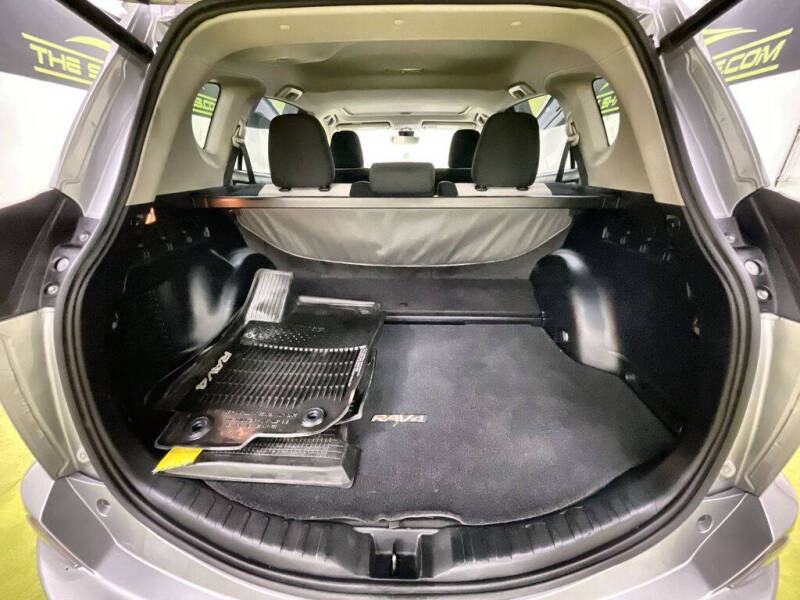 2017 Toyota RAV4 Hybrid XLE