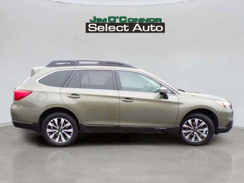 2016 Subaru Outback Limited's photo