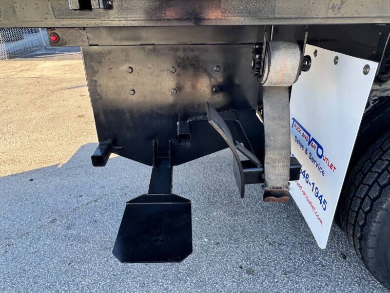 2017 Freightliner M2 106