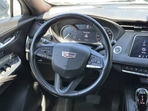 2023 Cadillac XT4 Premium Luxury