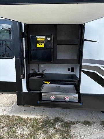 2023 Starcraft RV GSL Fifth Wheel