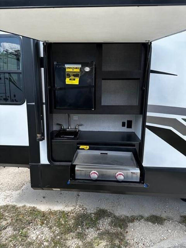 2023 Starcraft RV GSL Fifth Wheel