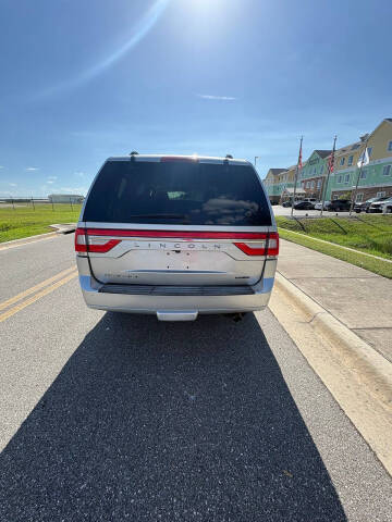 2016 Lincoln Navigator Select