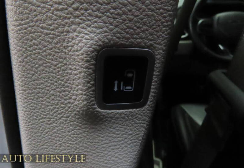 2024 Chrysler Pacifica Plug-In Hybrid S Appearance