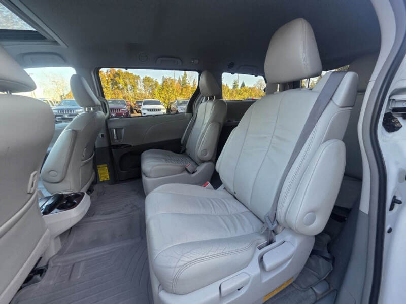 2013 Toyota Sienna