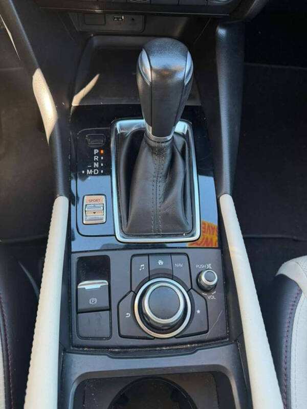2018 Mazda MAZDA3 Grand Touring