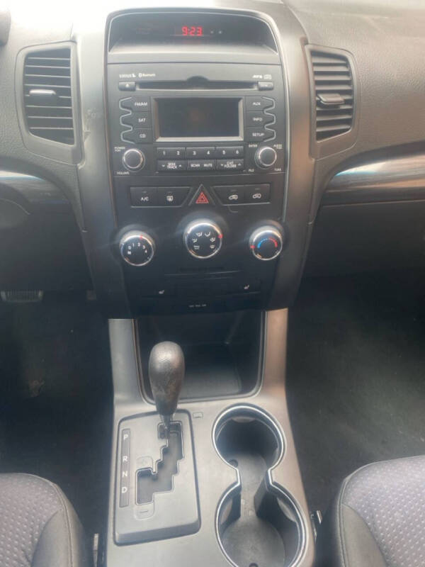 2011 Kia Sorento LX