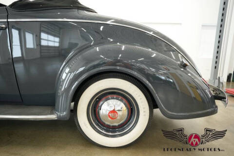 1939 Plymouth P8