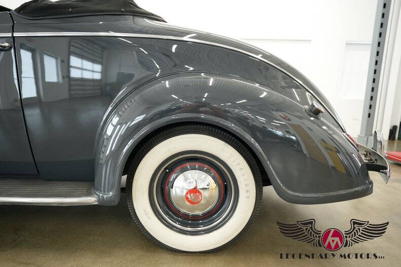 1939 Plymouth P8