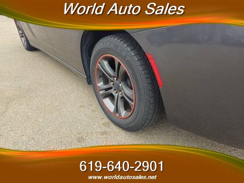 2015 Dodge Charger SE