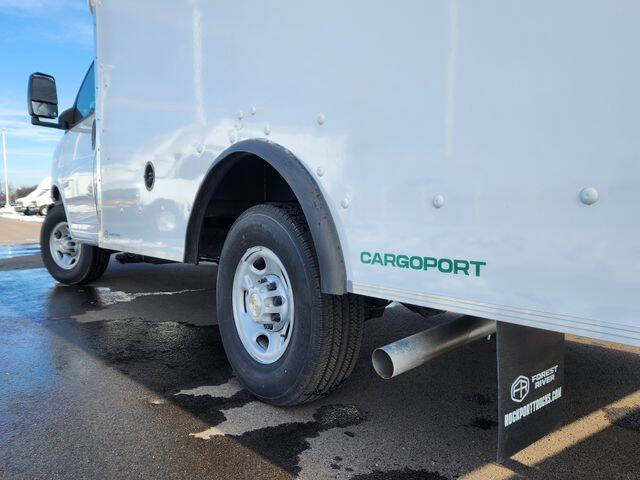 2025 Chevrolet Express 3500