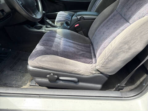 2004 Chevrolet Monte Carlo LS