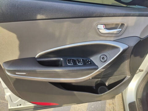 2017 Hyundai Santa Fe SE