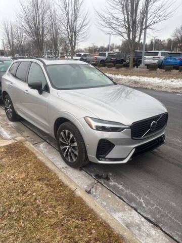 2025 Volvo XC60 B5 Plus Dark Theme