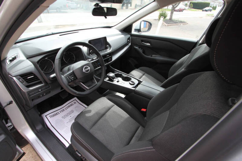 2025 Nissan Rogue SV