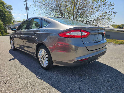 2014 Ford Fusion Hybrid SE
