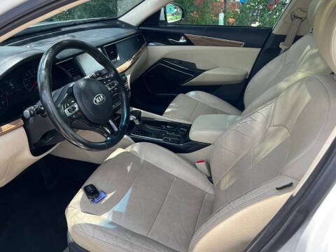 2018 Kia Cadenza Premium