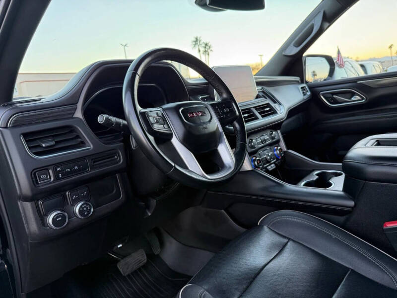 2023 GMC Yukon XL SLT