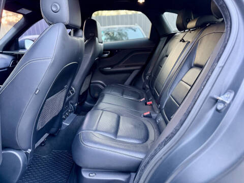 2018 Jaguar F-PACE 30t R-Sport