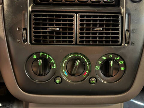2002 Ford Explorer XLS