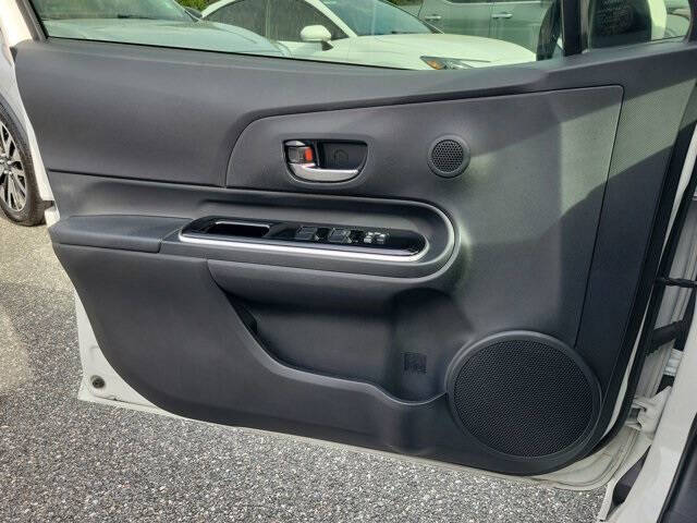 2016 Toyota Prius c Two