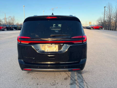 2026 Chrysler Pacifica Select