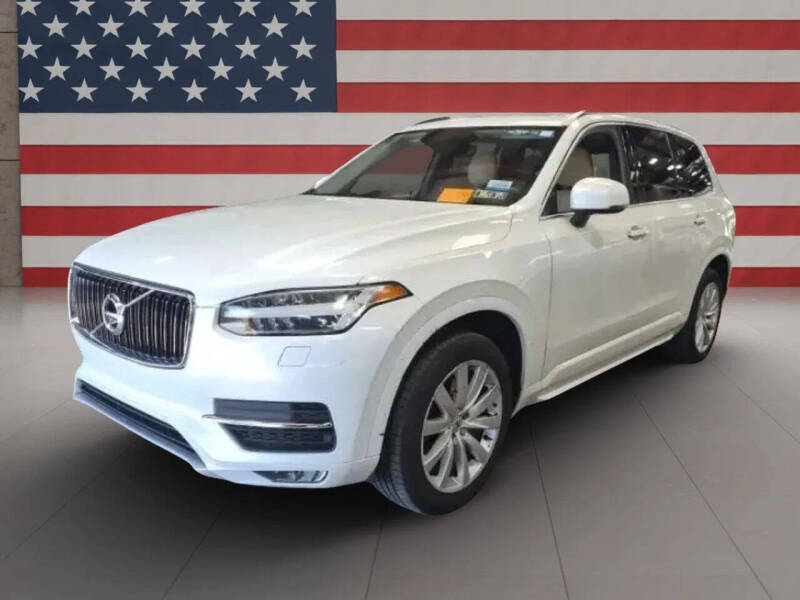 2016 Volvo XC90 T6 Momentum